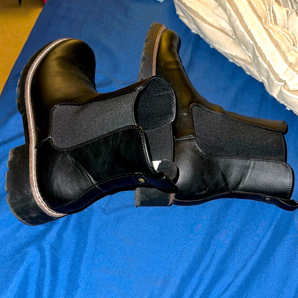 UNIVERSAL THREAD Celina Chelsea boots size 11
